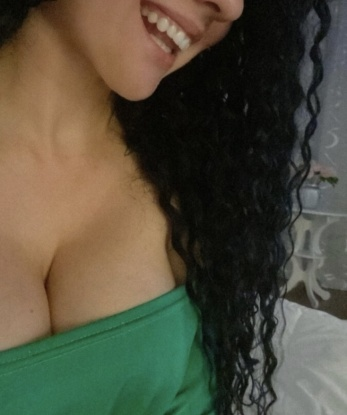 💋 Со мной ты окунешься в мир страсти и наслаждения, забыв о повседневных проблемах. Я знаю, как удовлетворить каждое твое желание и помочь расслабиться после тяжелого дня. 💫 В Москве я создам для тебя атмосферу эротического счастья, в которой ты сможешь полностью расслабиться и насладиться моими нежными прикосновениями. 🌹 Я гарантирую тебе полное удовлетворение и оставлю только самые положительные впечатления. Смотри мои фото, читай отзывы и приходи ко мне - в мир страсти и разврата. 😉❤️ Оксанушка